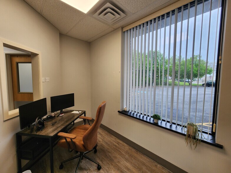 More Photos Of 212 E Manlius St, East Syracuse Freestanding For Lease