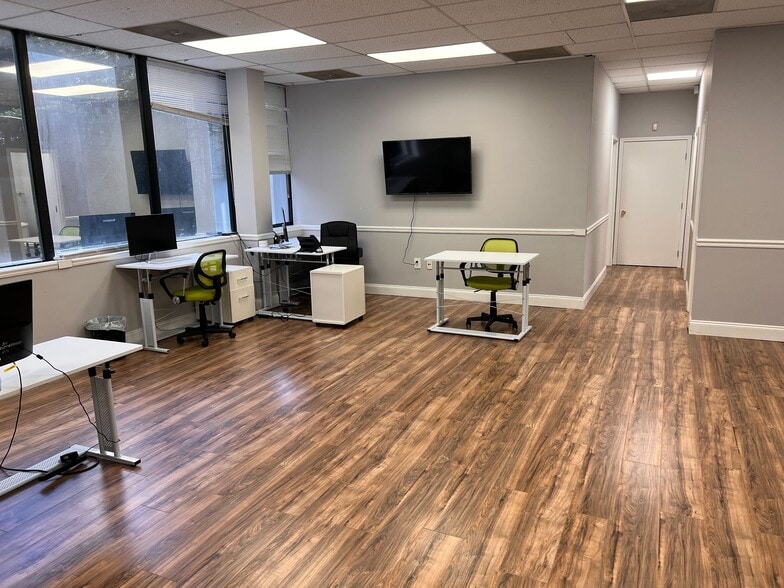 More Photos Of 325 Hammond Dr NE, Atlanta Medical For Sale