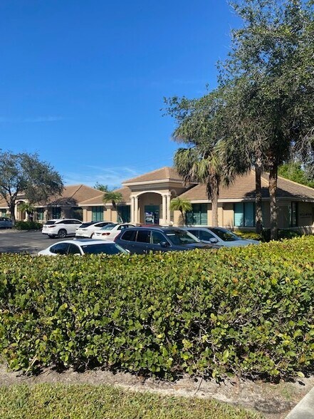 More Photos Of 5691-5695 Naples Blvd, Naples Medical For Sale
