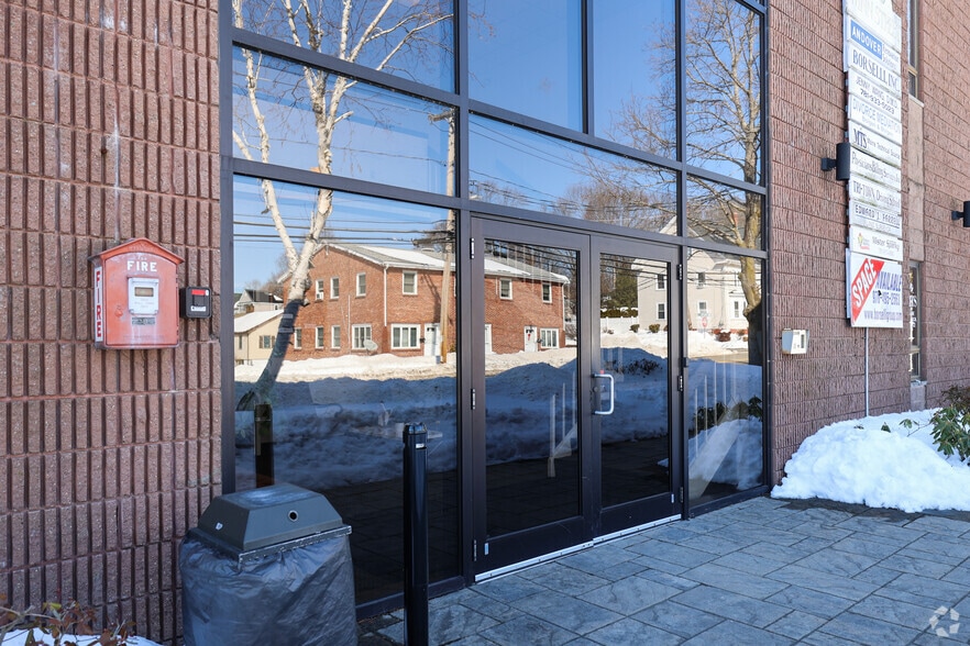 More Photos Of 110 Winn St, Woburn Office For Lease