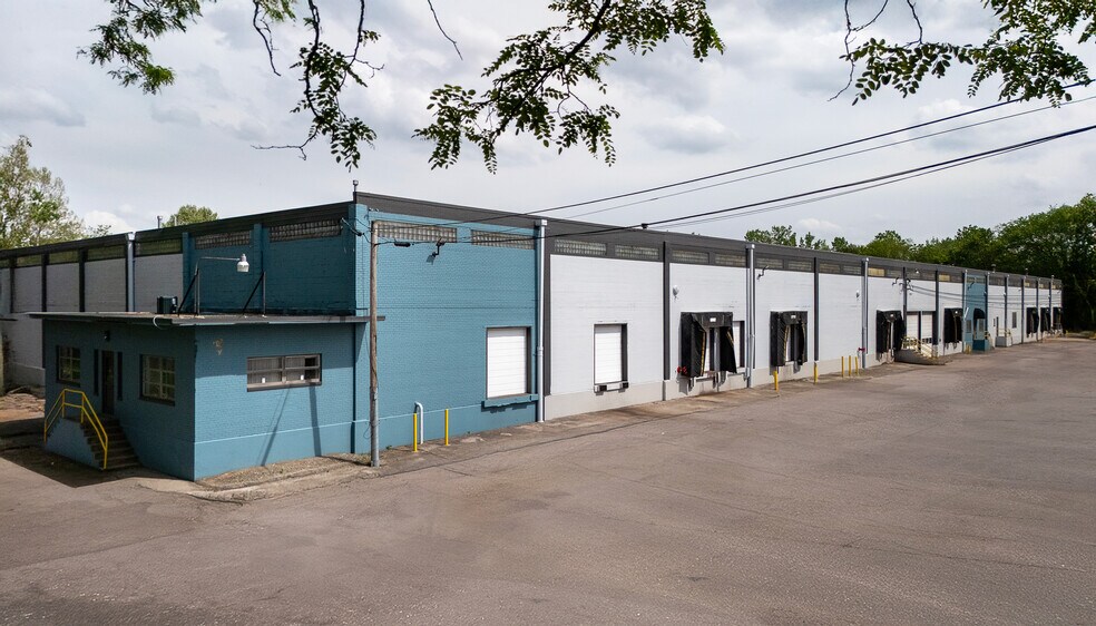 Primary Photo Of 995 Home Ave, Akron Distribution For Lease