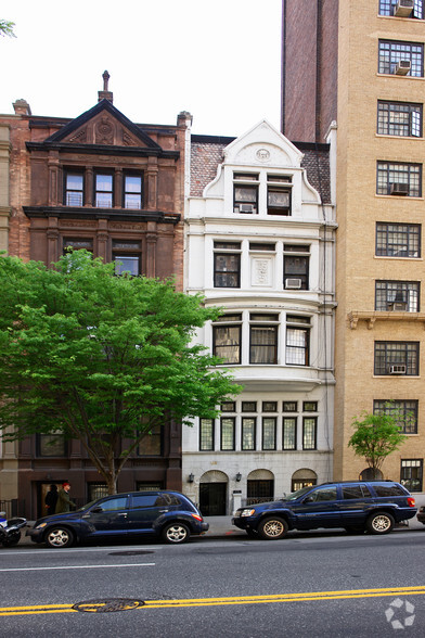 Primary Photo Of 123 W 86th St, New York Medical For Lease