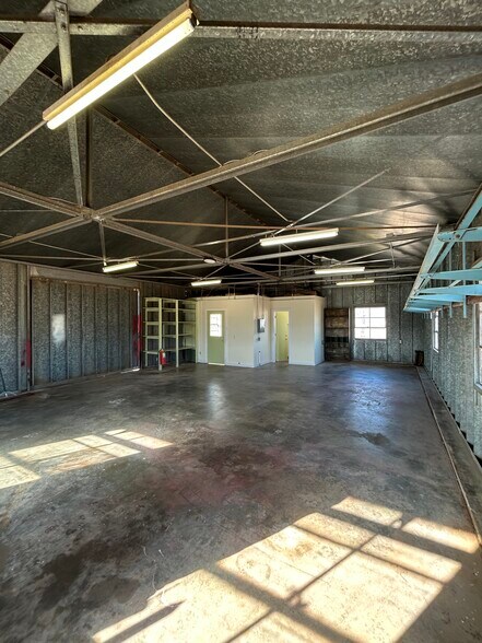 More Photos Of 717 Concho St, Colorado City Industrial For Lease