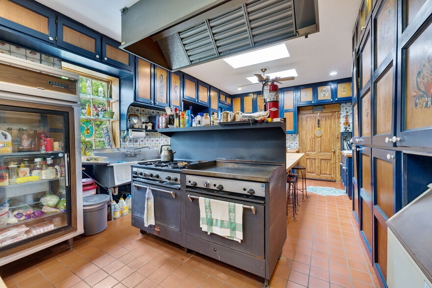 More Photos Of 146 S 3rd St, Ste Genevieve Hospitality For Sale