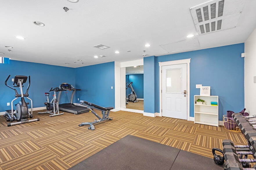 More Photos Of 4700 Roanoke Pky, Kansas City Apartments For Sale