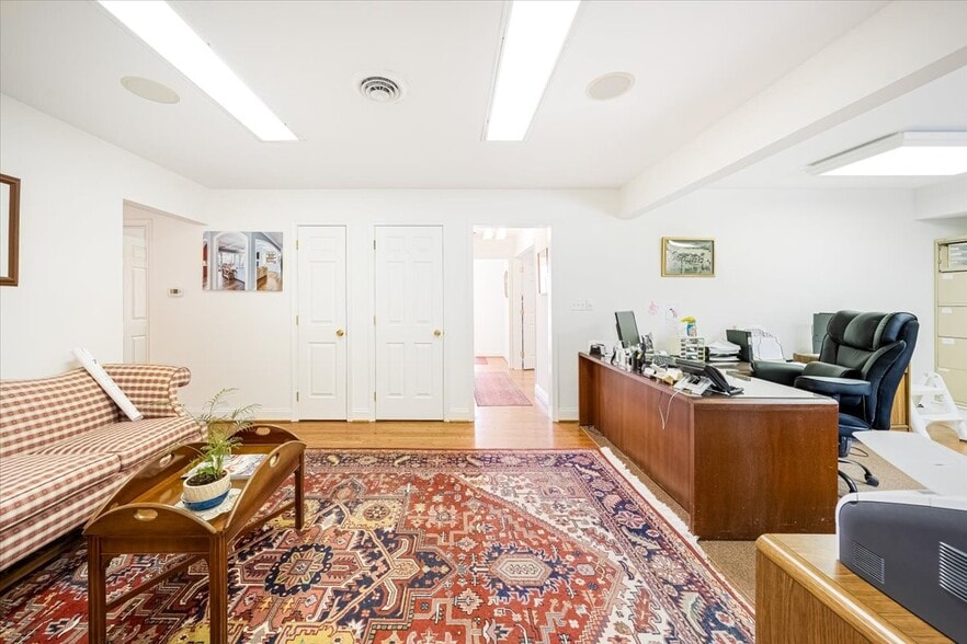 More Photos Of 611 Nursery Rd, Westminster Office For Sale