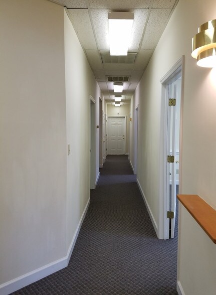 More Photos Of 1919 Boulevard St, Greensboro Office For Lease