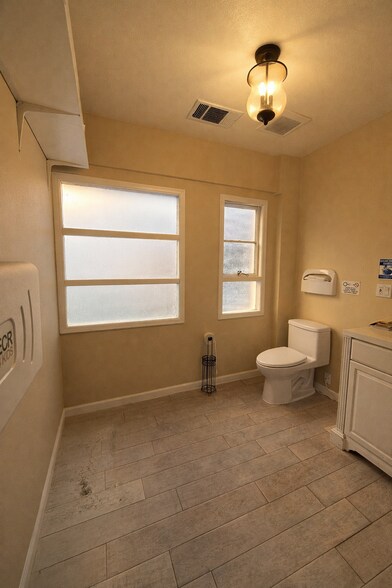 More Photos Of 300-500 Ben Franklin Ct, San Mateo Loft Creative Space For Lease