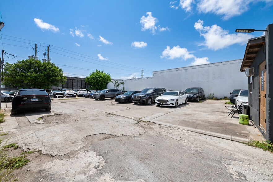 More Photos Of 724-732 NW 8th Ave ave, Fort Lauderdale Industrial For Sale