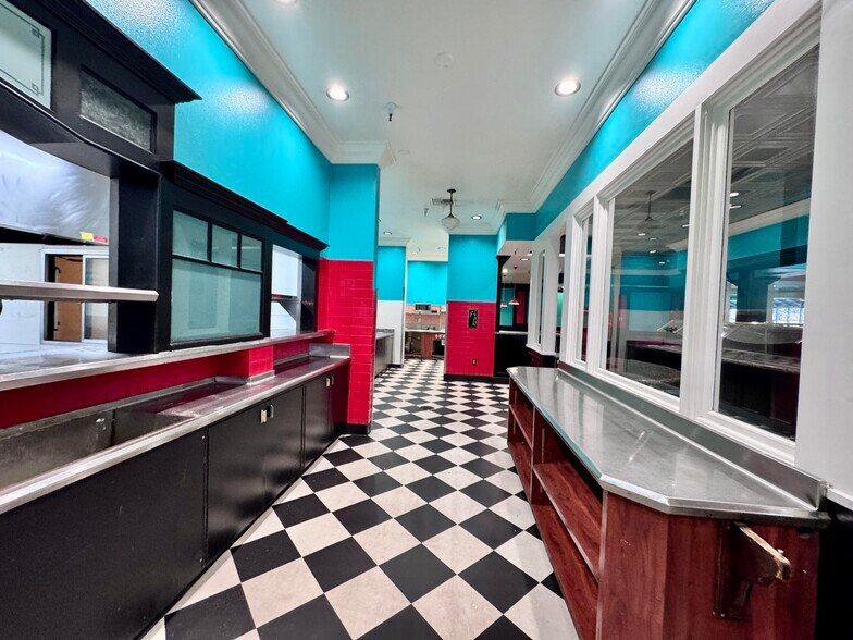 More Photos Of 1987 Hilltop Dr, Redding General Retail For Lease