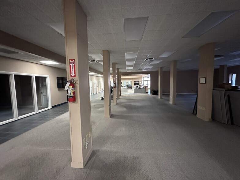 More Photos Of 207 Dunson St, Andalusia Light Distribution For Sale