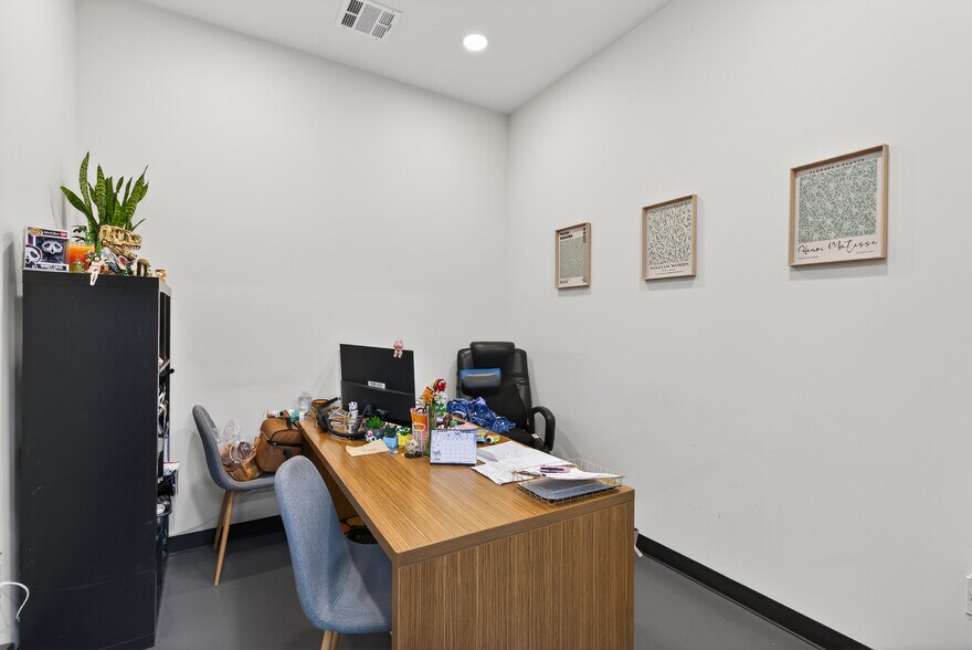 More Photos Of 7225 Fulton Ave, North Hollywood Warehouse For Lease