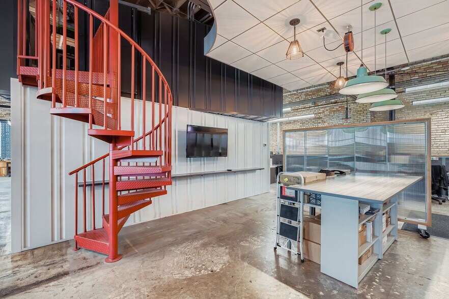 More Photos Of 571 Snelling Ave N, Saint Paul Office For Sale