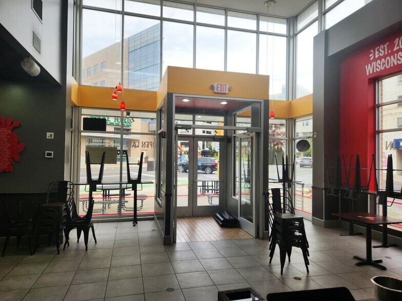 More Photos Of 2035-2045 E North Ave, Milwaukee Freestanding For Sale
