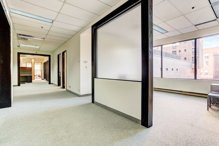 More Photos Of 1111 Rue Saint-Urbain, Montréal Office For Sale