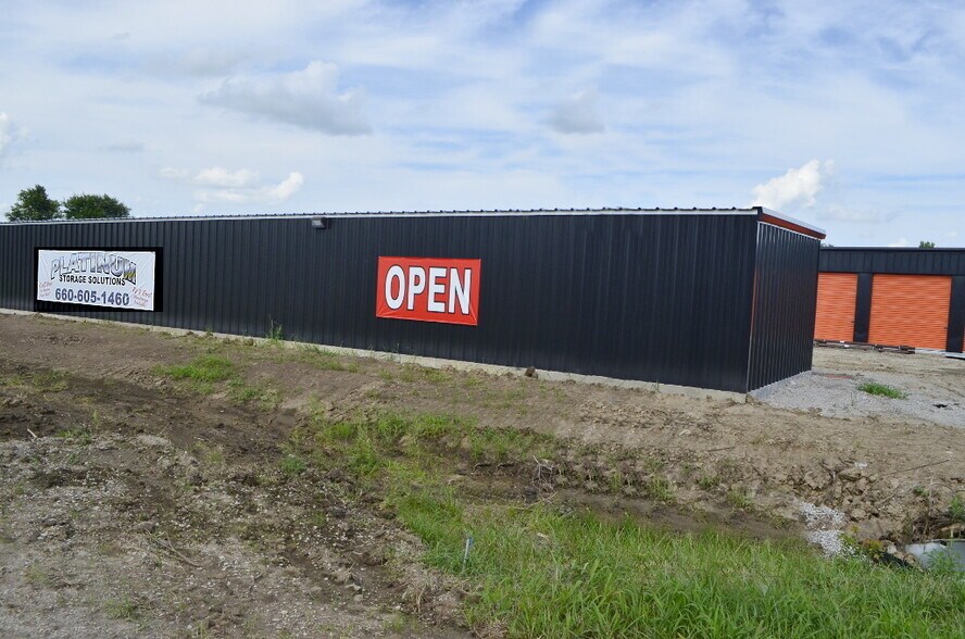 More Photos Of 801 N Highway 169, Trimble Self Storage For Sale