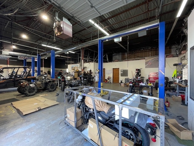 More Photos Of 13700 N Stemmons Fwy, Farmers Branch Freestanding For Lease