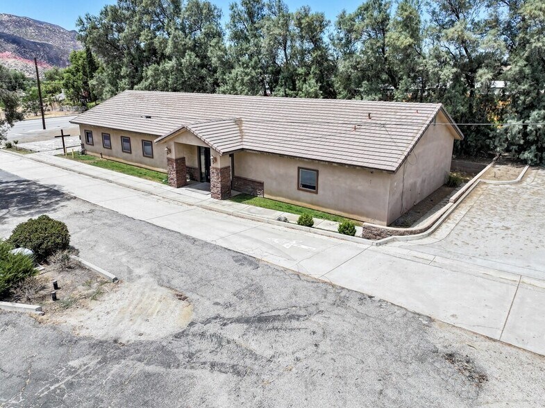 More Photos Of 1387 E Ramsey St, Banning Religious Facility For Lease