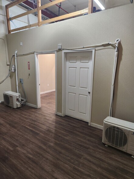 More Photos Of 11811 Upham St, Broomfield Warehouse For Lease