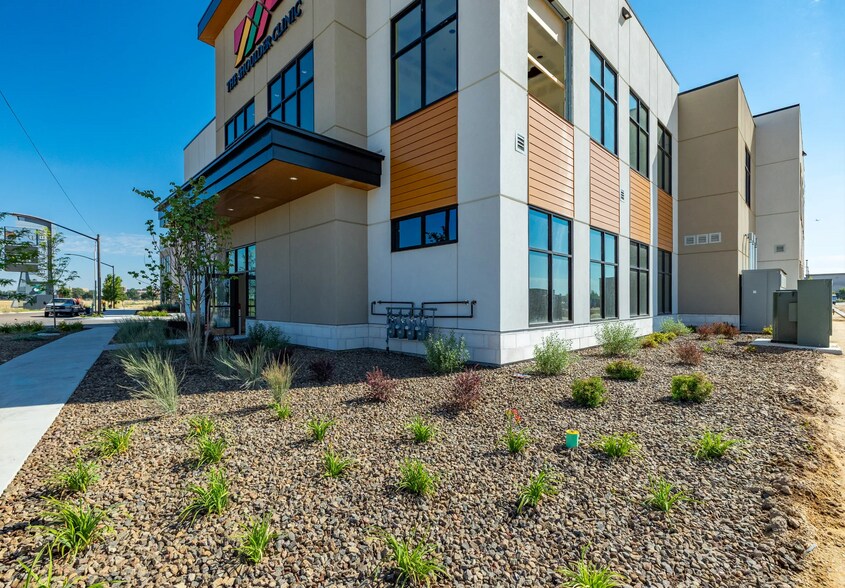 More Photos Of 1350 S Rackham Way, Meridian Medical For Lease