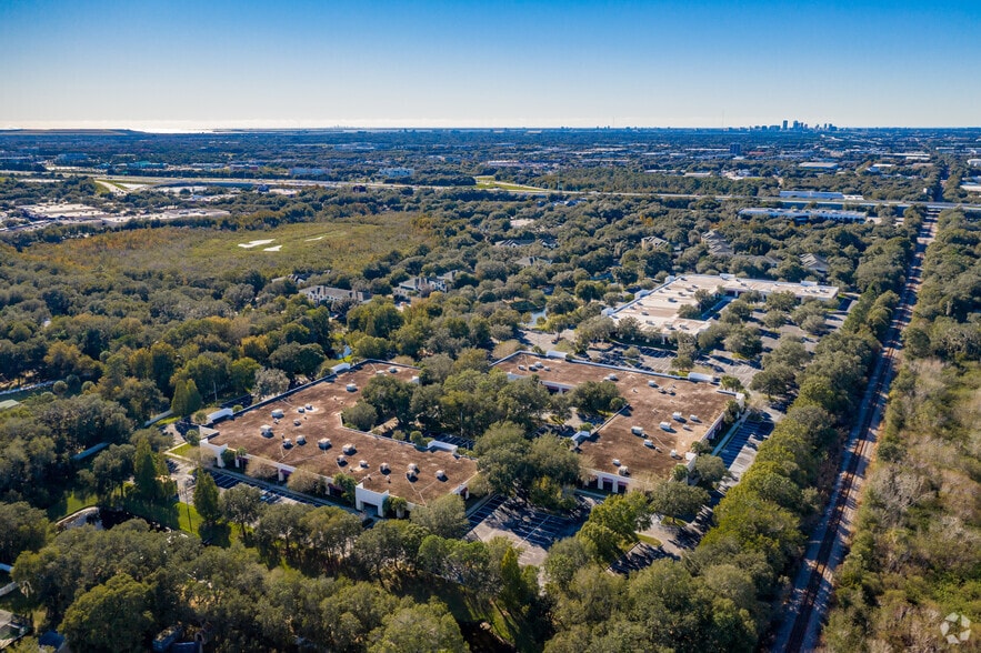 More Photos Of 599 Lake Kathy Dr, Brandon Office For Sale
