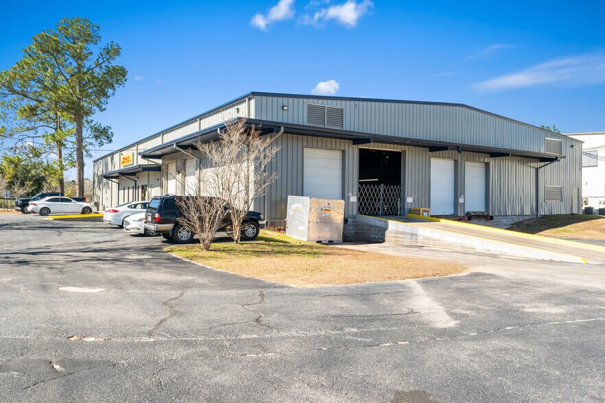 More Photos Of 3190 E Johnson Ave, Pensacola Light Distribution For Sale