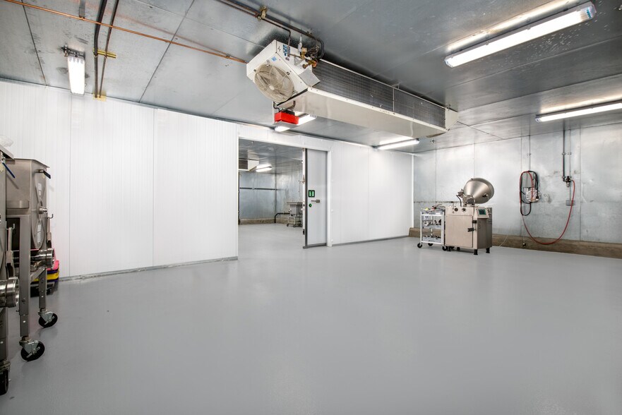 More Photos Of 810 Whispering Pines Ln, Grass Valley Refrigeration Cold Storage For Sale