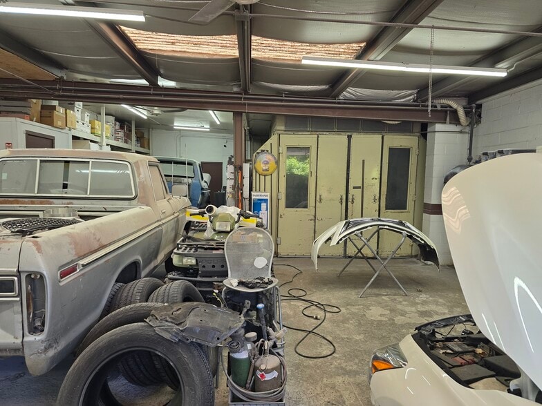 More Photos Of 200 Main St, East Hartford Auto Repair For Sale