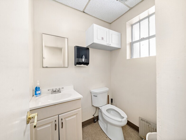 More Photos Of 108 E Main St, Saluda Bank For Sale