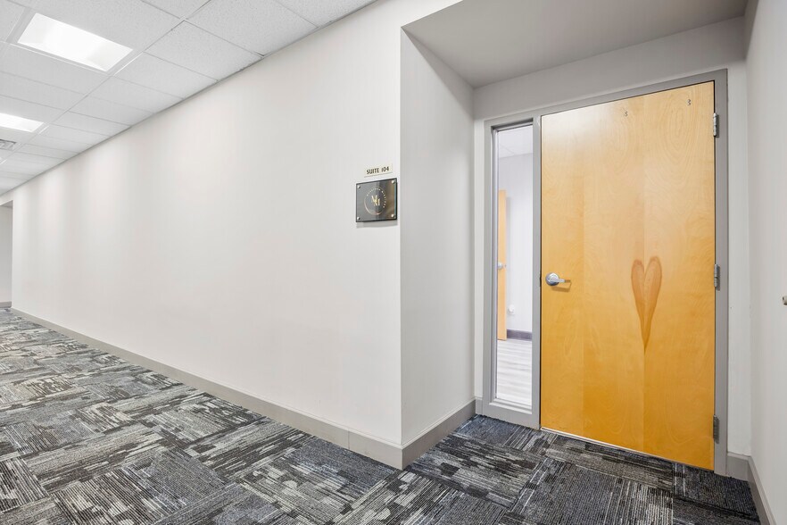 More Photos Of 930 Albany Shaker Rd, Latham Medical For Lease