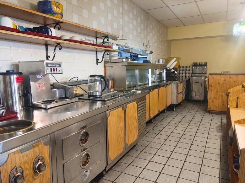 More Photos Of 14201 Martin Luther King Jr Dr, Dolton Storefront For Sale