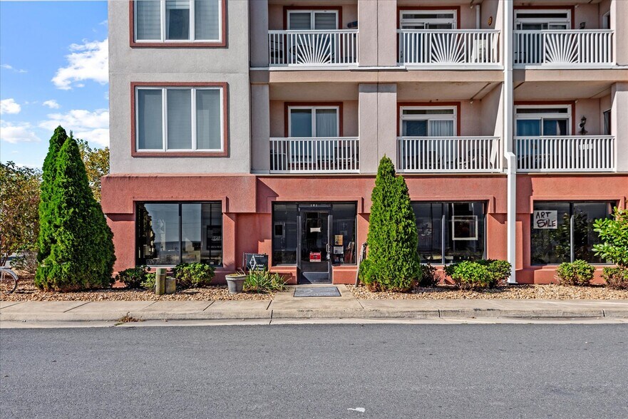 More Photos Of 100 Taylor St, Colonial Beach Storefront Retail Office For Sale