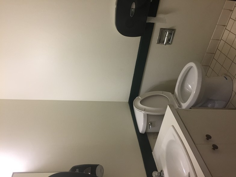 More Photos Of 5385 Veterans Pky, Columbus Freestanding For Sale