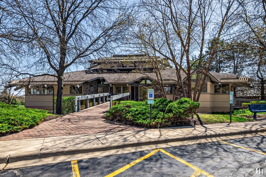 More Photos Of 970 McHenry Ave, Crystal Lake Medical For Sale