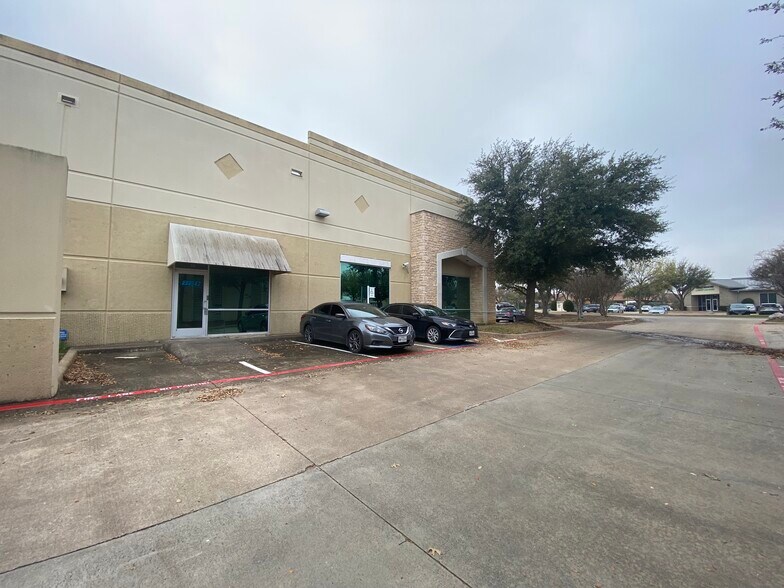 More Photos Of 3301 Matrix Dr, Richardson Research And Development For Sale