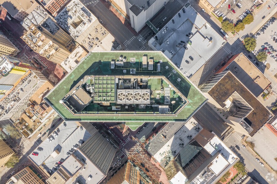 More Photos Of 777 Main St, Fort Worth Office For Lease