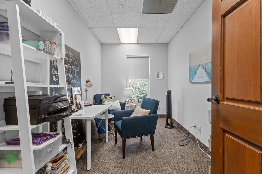 More Photos Of 17734 Preston Rd, Dallas Office For Sale