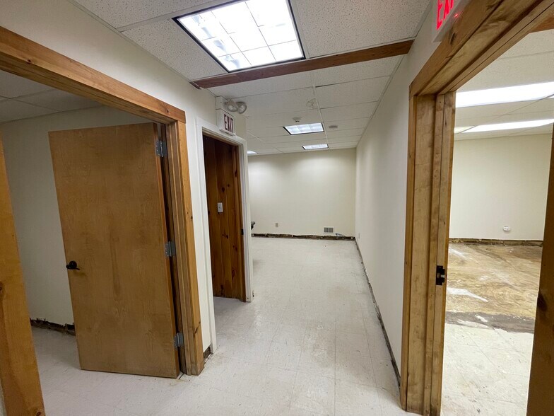 More Photos Of 1136 State Route 31, Lebanon General Retail For Sale