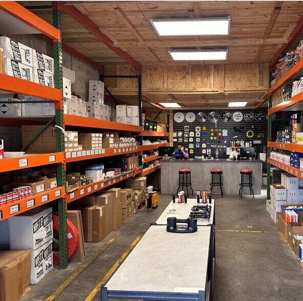 More Photos Of 3531 Old Metro Pky, Fort Myers Distribution For Lease