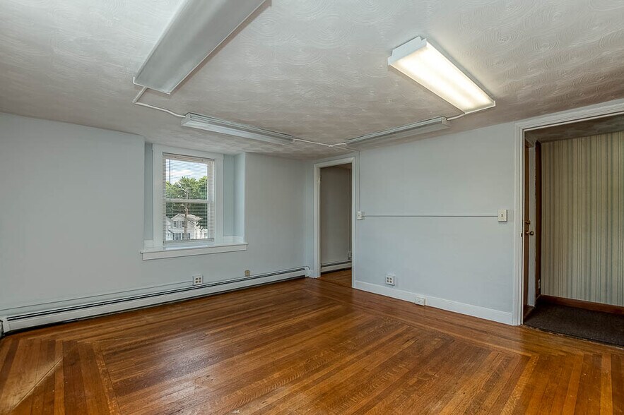 More Photos Of 27 Jefferson St, Taunton Office For Sale