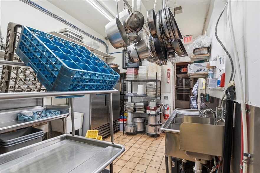 More Photos Of 2104 E Carson St, Pittsburgh Restaurant For Sale