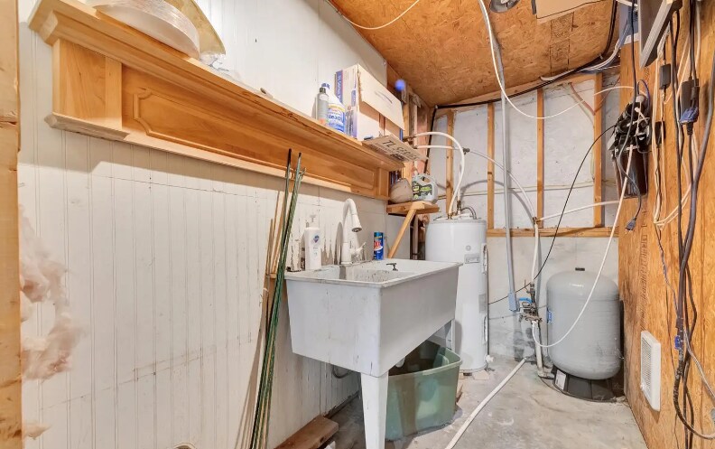 More Photos Of 10601 Bennett Dr, Morrice Warehouse For Sale