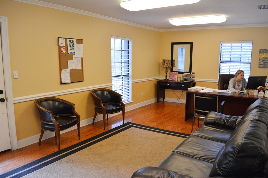 More Photos Of 3213 Executive Park Cir, Mobile Office For Sale