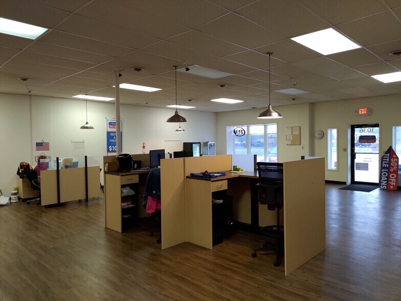 More Photos Of 1036 S Range Line Rd, Joplin Freestanding For Sale