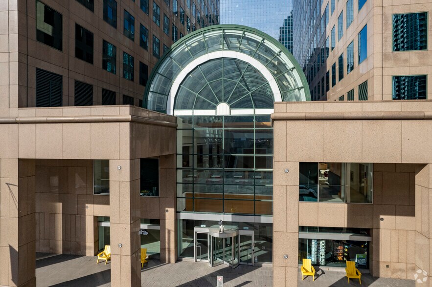 More Photos Of 10 Bay St, Toronto Office For Lease