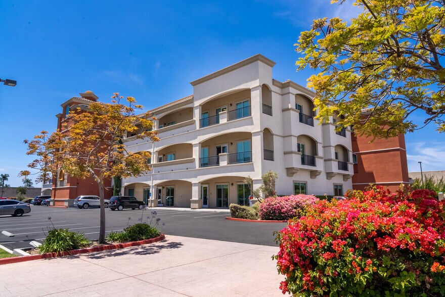 More Photos Of 950 Boardwalk, San Marcos Office For Sale