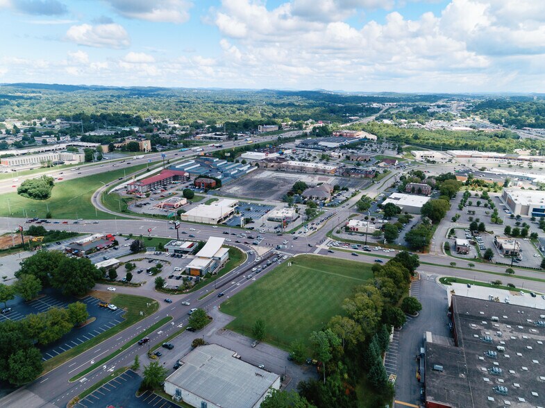 More Photos Of 303 N Peters Rd, Knoxville Land For Sale