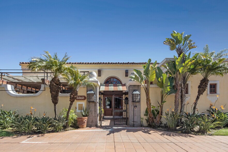 More Photos Of 3360 Ocean Park Blvd, Santa Monica Restaurant For Lease