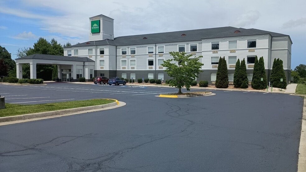 Primary Photo Of 5094 State Park Rd, Dublin Hotel For Sale