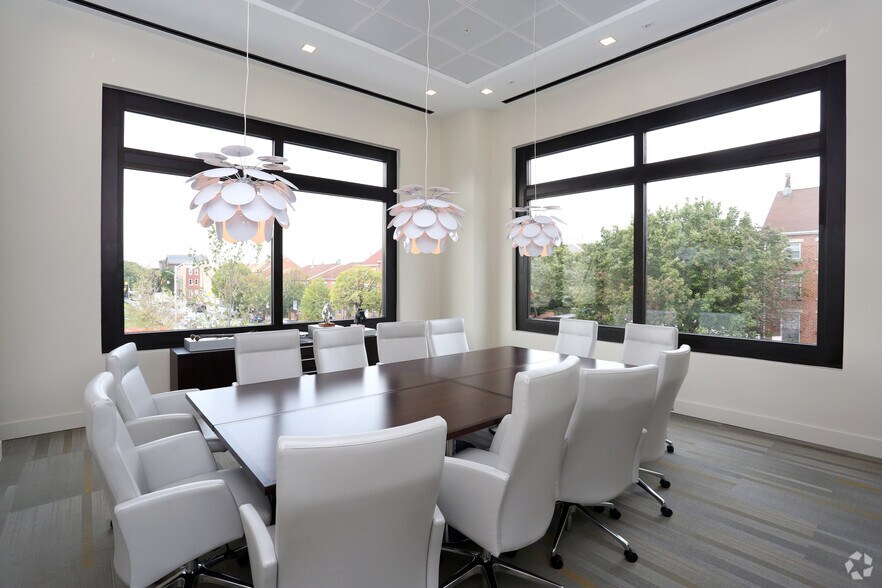 More Photos Of 101 N Wolfe St, Baltimore Apartments For Lease